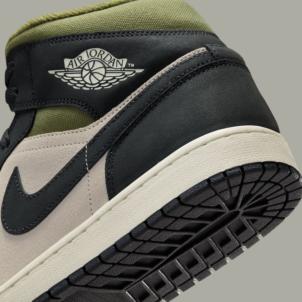 AIR JORDAN 1 GETS A CANVAS