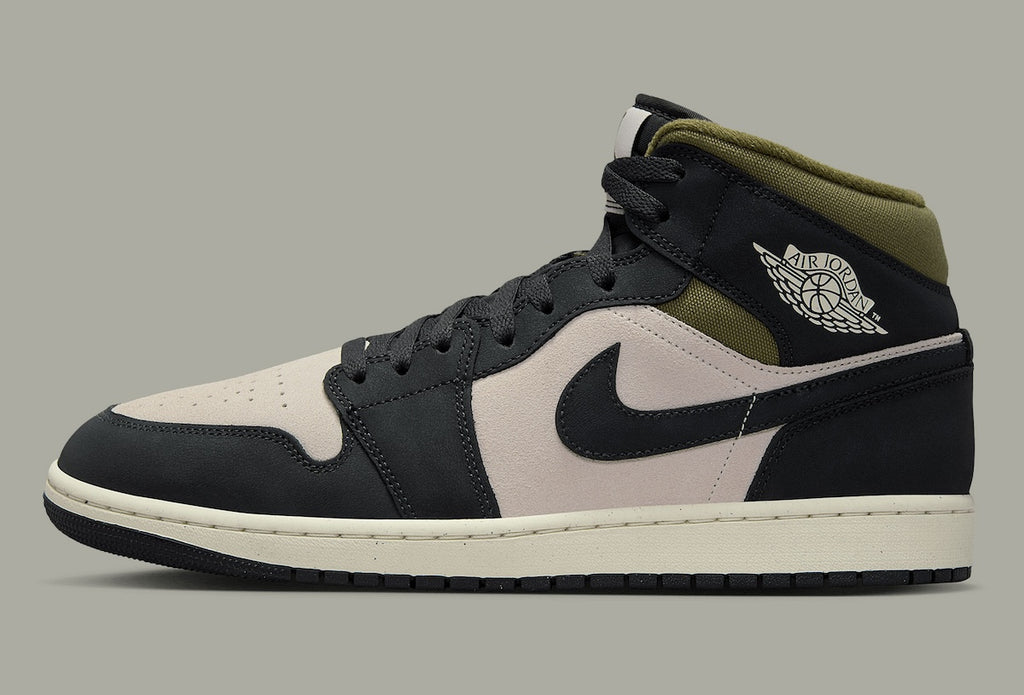 AIR JORDAN 1 GETS A CANVAS