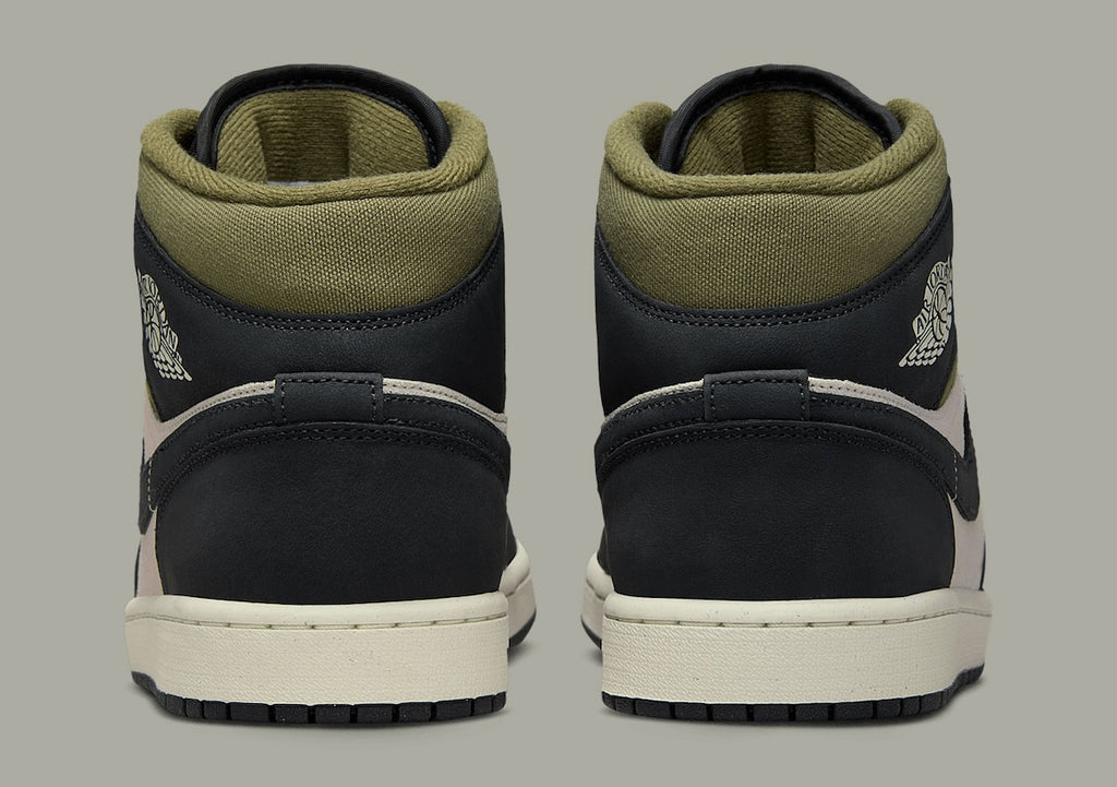 AIR JORDAN 1 GETS A CANVAS